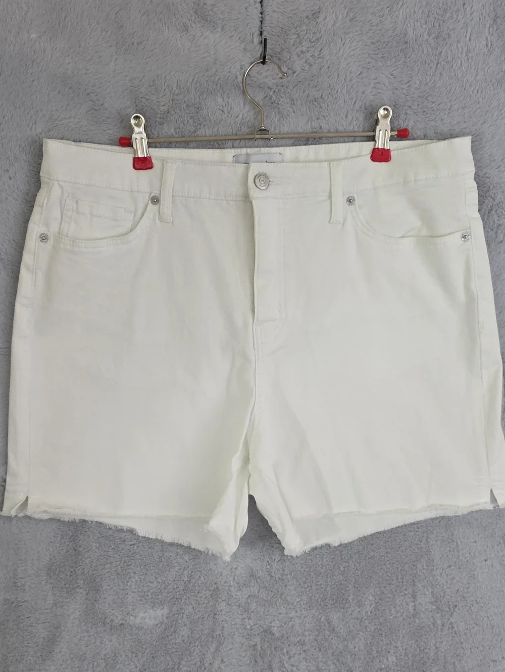 crown & ivy White Frayed Hem Denim Shorts